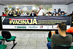 O presidente da Federação dos Trabalhadores em Transportes Rodoviários do Estado de São Paulo, Valdir José Pestana comandou o encontro dos motoristas